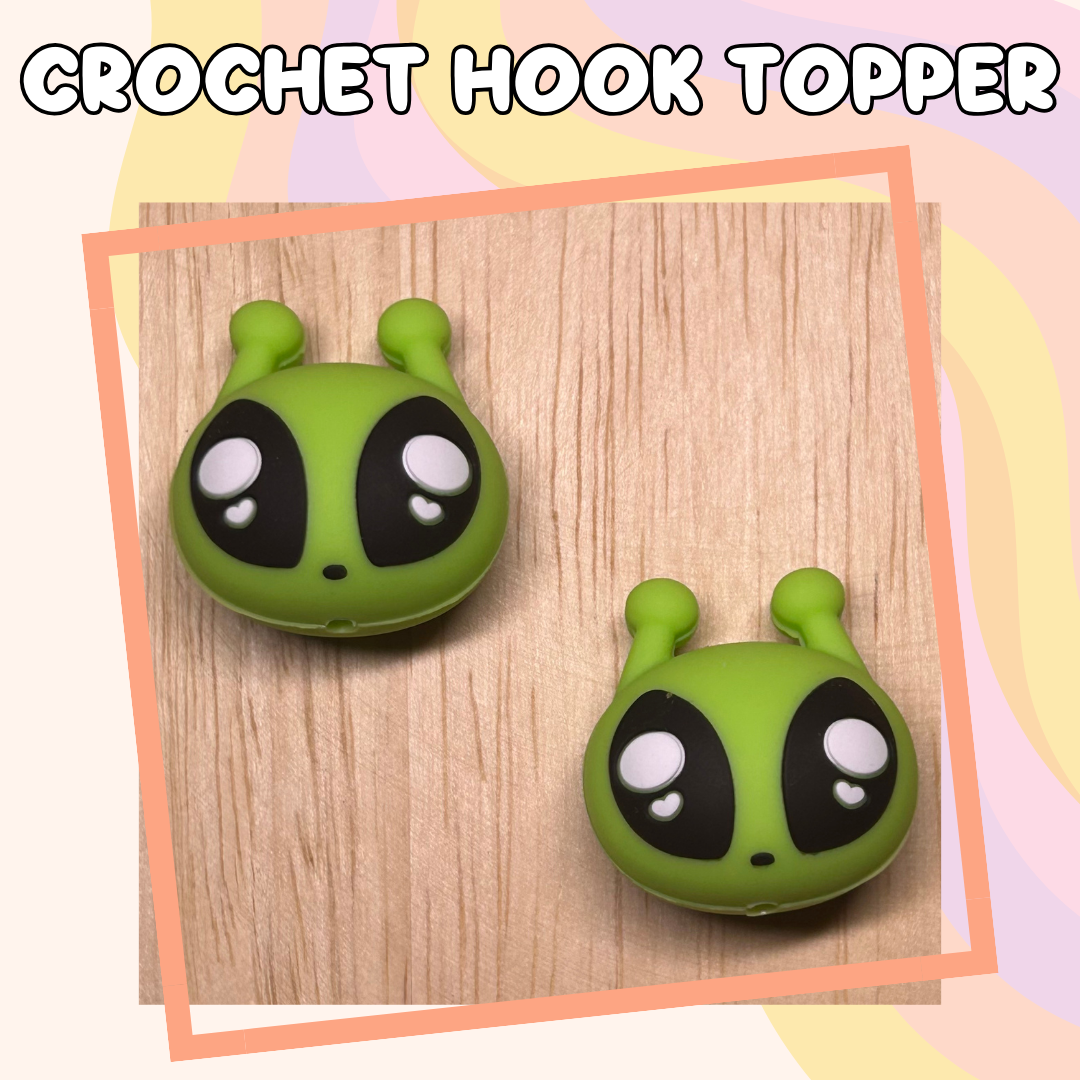 3D Topper Green Alien Space Crochet Hook