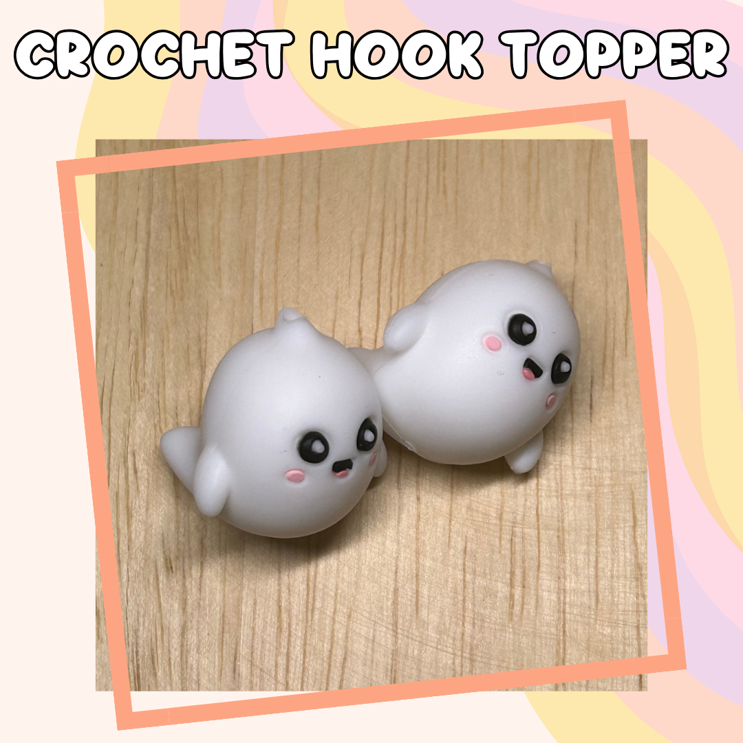 3D Topper Ghost Holiday Crochet Hook